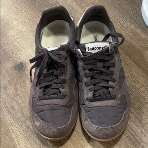 Saucony Jazz Lo Pro, Men's Dark Brown Sneakers used and worn good!